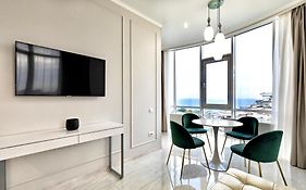 Panoramic Plaza Apartments
